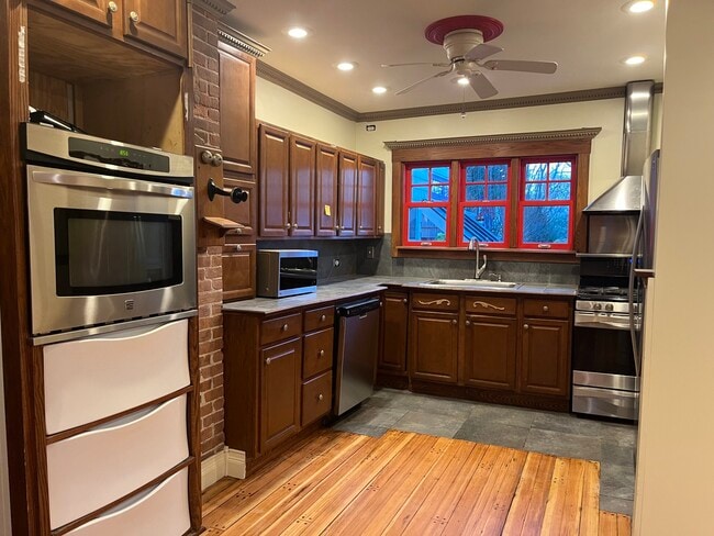 711 Union St in Portsmouth, RI - Building Photo - Building Photo