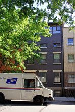 241 W 16th St in New York, NY - Building Photo - Building Photo