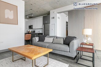 60 E Randolph St in Chicago, IL - Building Photo - Building Photo