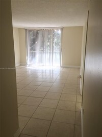 7175 Orange Dr, Unit 303H in Davie, FL - Building Photo - Building Photo