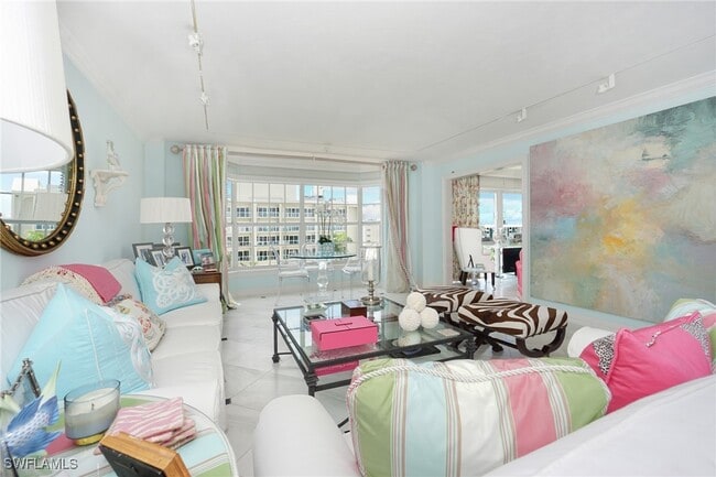 property at 1900 Gulf Shore Blvd N