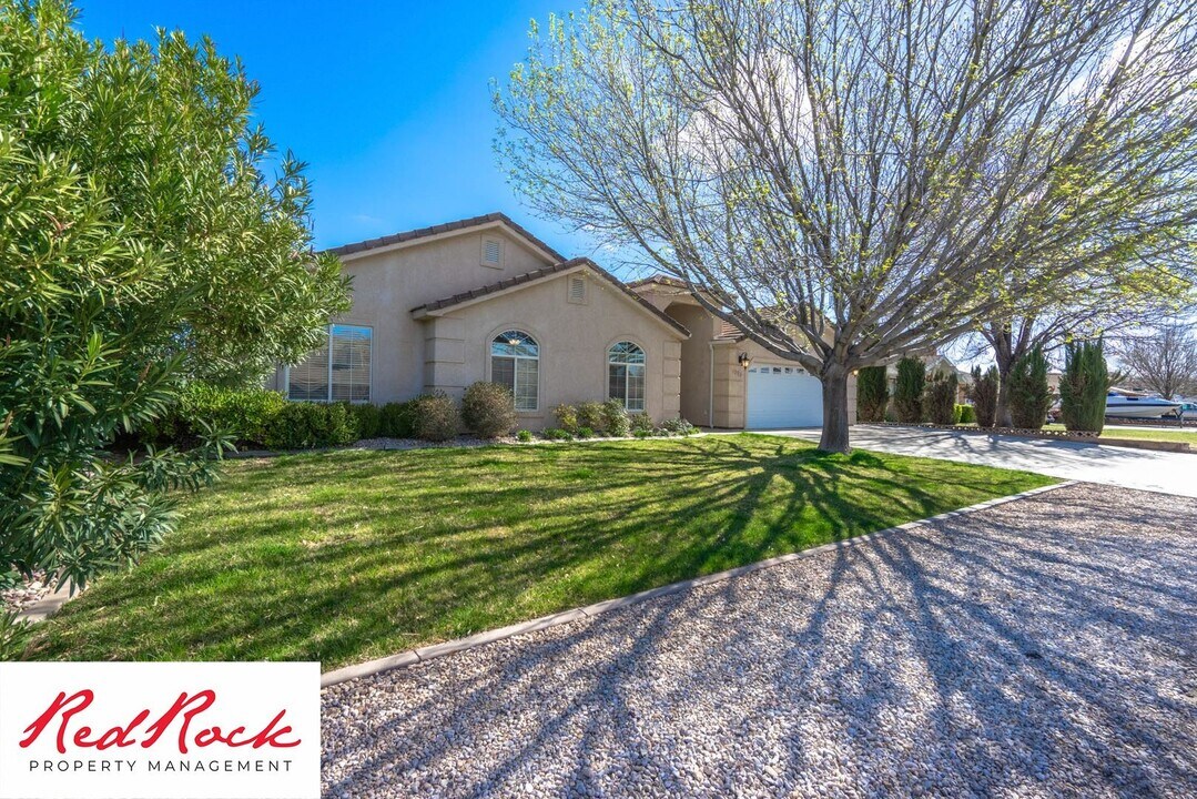 1075 E McKinley Wy in Saint George, UT - Building Photo