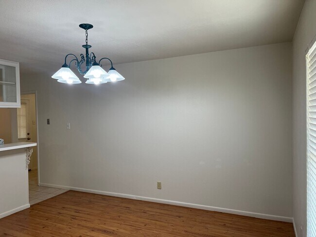 814 W Bridge St in Granbury, TX - Building Photo - Building Photo