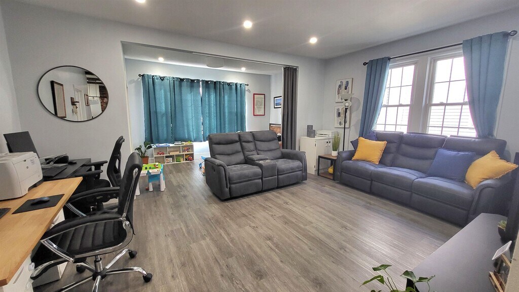 222 Orient Wy Rentals in Lyndhurst, NJ