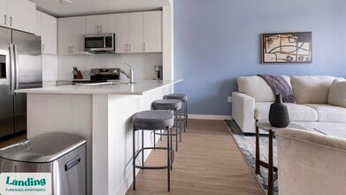 7301 Lake Bank Lp, Unit D2-305 in Ft. Myers, FL - Foto de edificio - Building Photo