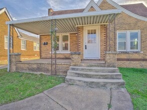 2324 W Park Pl in Oklahoma City, OK - Building Photo - Building Photo