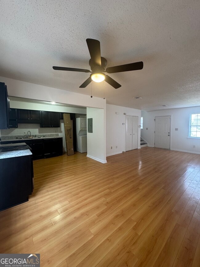 6354 Shannon Pkwy in Union City, GA - Building Photo - Building Photo