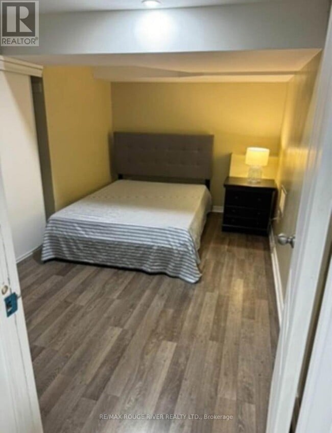 property at 427 Rossland Rd W