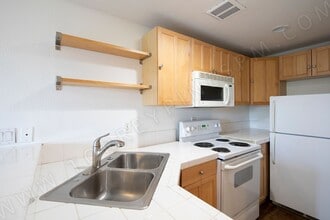 4626 Albuquerque St in San Diego, CA - Building Photo - Building Photo