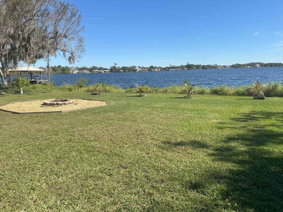 734 Memorial Dr in Sebring, FL - Building Photo