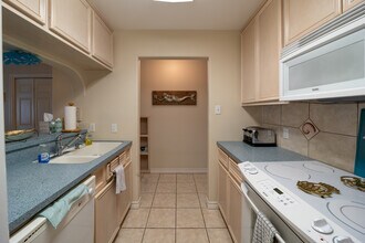 13969 Ports O Call Dr, Unit D in Corpus Christi, TX - Building Photo - Building Photo