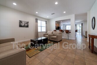 341 Lasso Dr in Kissimmee, FL - Foto de edificio - Building Photo