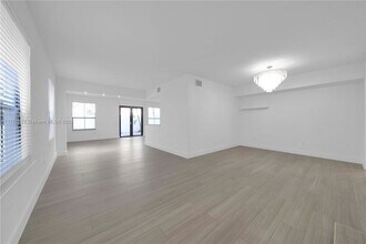 3041 Indiana St in Miami, FL - Building Photo - Building Photo