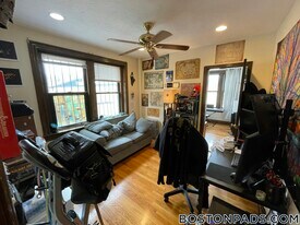 240 Kelton St, Unit 2 in Boston, MA - Building Photo