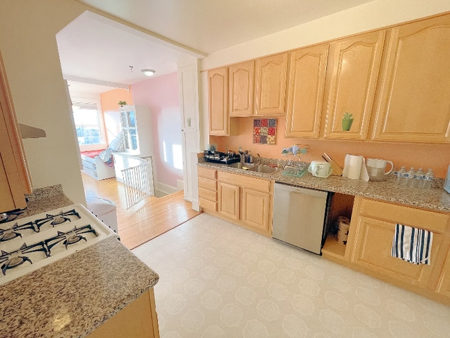 1811 18th Ave in San Francisco, CA - Foto de edificio - Building Photo