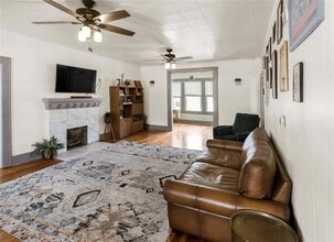 424 W Cedar St in Rogers, AR - Building Photo - Building Photo