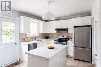 10 Ptarmigan Crescent in Toronto, ON - Building Photo - Building Photo