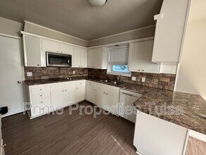 1525 S 122nd E Ave in Tulsa, OK - Building Photo - Building Photo