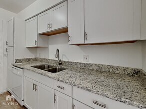 6657 W Ocotillo Rd in Glendale, AZ - Building Photo - Building Photo