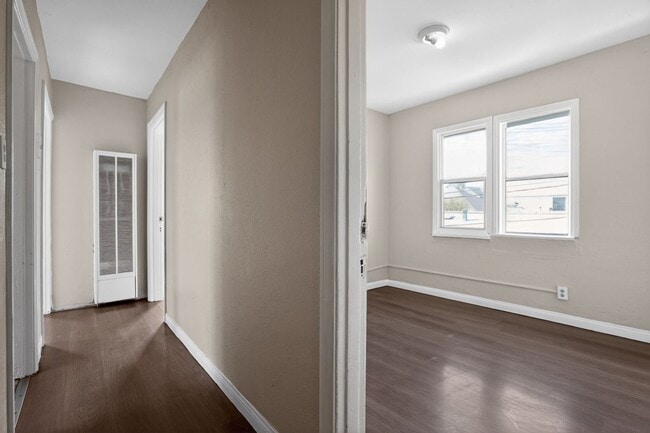 1157 E 21st St, Unit 1157 in Los Angeles, CA - Building Photo - Building Photo