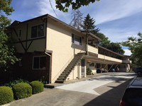 1311 Mills St in Menlo Park, CA - Foto de edificio - Building Photo