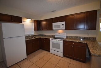 1585 N C in Lake Panasoffkee, FL - Building Photo - Building Photo