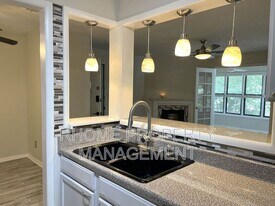 514 Summit N Dr NE in Atlanta, GA - Building Photo