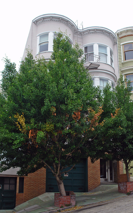 1137 Montgomery St in San Francisco, CA - Building Photo