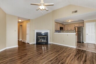 2184 Stone Stream Dr in Memphis, TN - Foto de edificio - Building Photo