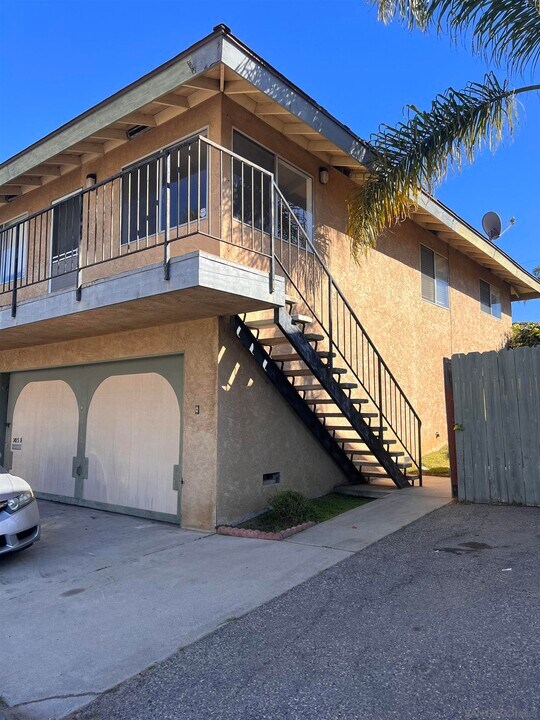 1425 La Salina St in Oceanside, CA - Building Photo
