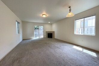 9026 N Bayard Ave in Portland, OR - Building Photo - Building Photo
