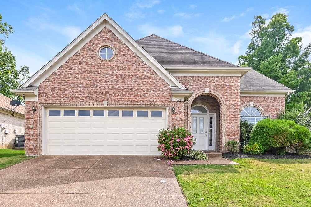 10243 Hamilton View Dr in Cordova, TN - Building Photo