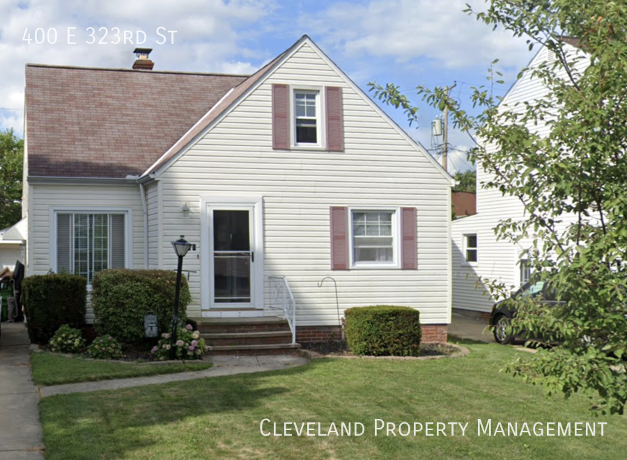 400 E 323rd St in Willowick, OH - Building Photo