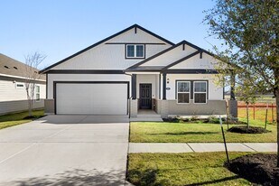 130 Keltic Dr in Kyle, TX - Building Photo