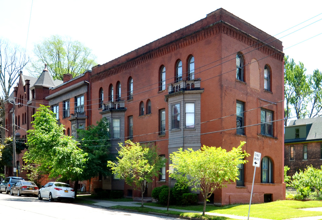 111 Prospect Ave in Buffalo, NY - Building Photo