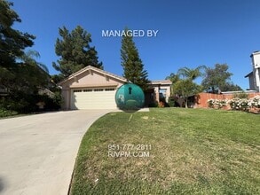 821 Atlantic Cir in Corona, CA - Building Photo - Building Photo