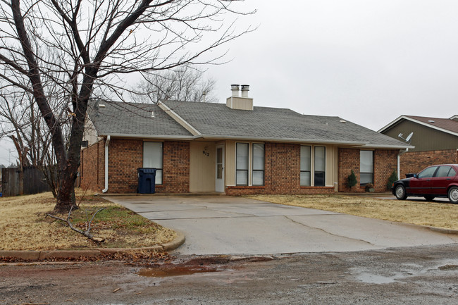 Aspen Duplexes in Noble, OK - Building Photo - Building Photo