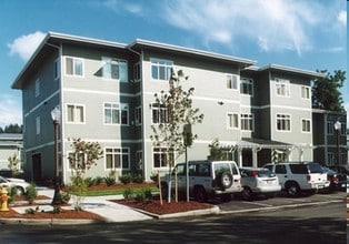 East Campus Graduate Village in Eugene, OR - Foto de edificio - Building Photo