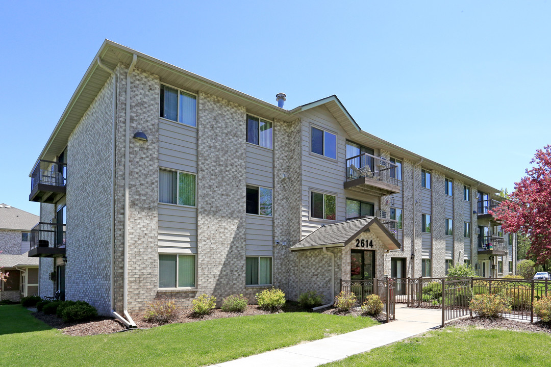 Woodland Park Apartments in Anoka, MN - Building Photo