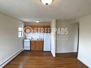 160 N Beacon St in Boston, MA - Building Photo - Building Photo