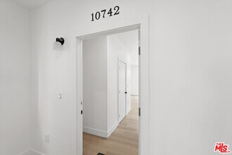 10742 Hortense St in Los Angeles, CA - Building Photo - Building Photo