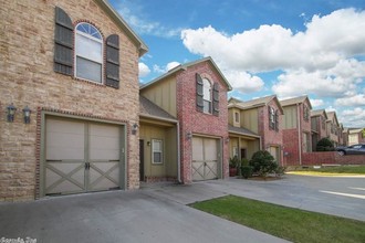 The Villas at Audubon Townhomes in Maumelle, AR - Foto de edificio - Building Photo