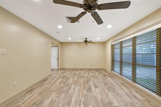 819 Elton St in Houston, TX - Building Photo - Building Photo