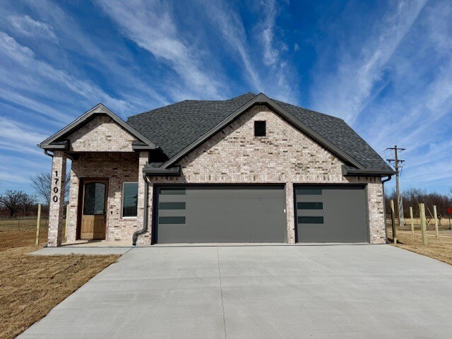 property at 1700 Jensen Ave