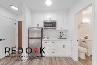 259 N Euclid Ave in Pasadena, CA - Foto de edificio - Building Photo