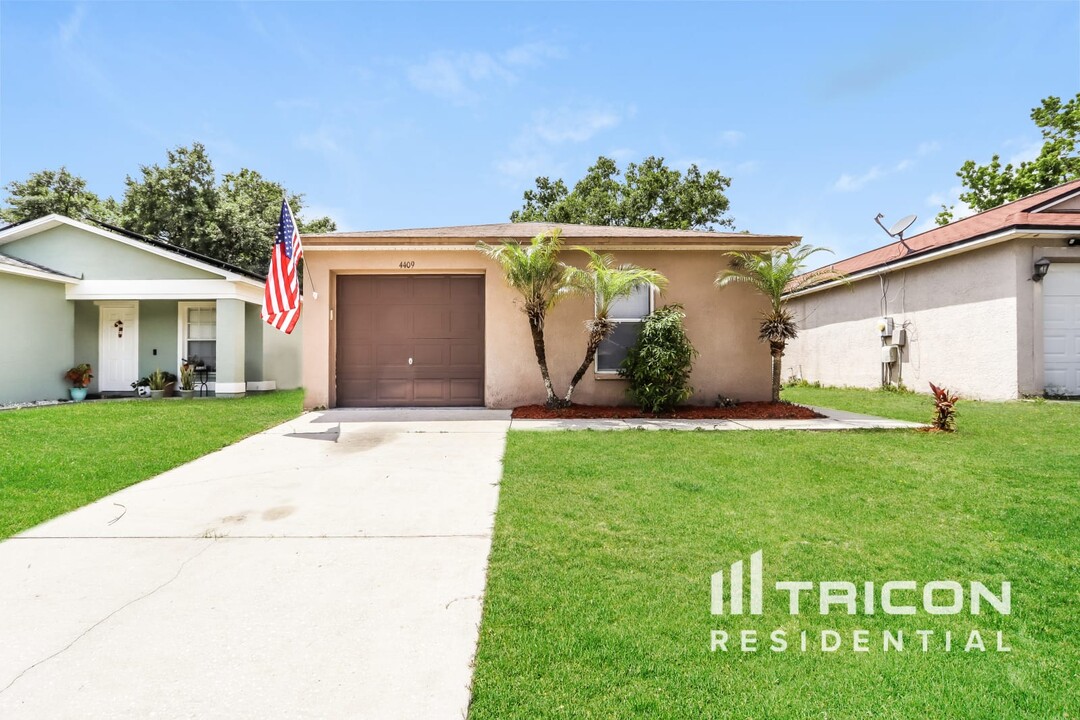 4409 Venice Dr in Land O Lakes, FL - Building Photo