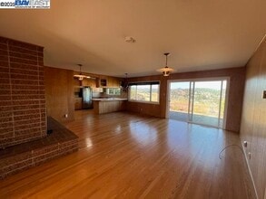 2755 Pineridge Rd in Castro Valley, CA - Building Photo - Building Photo