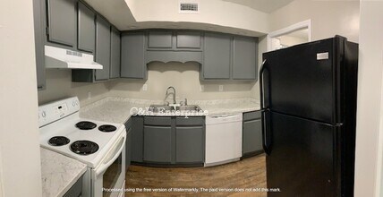 4091 Arbor Place Ln in Chattanooga, TN - Foto de edificio - Building Photo