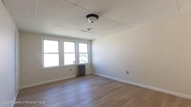 86 Lee Park Ave in Hanover, PA - Building Photo - Building Photo