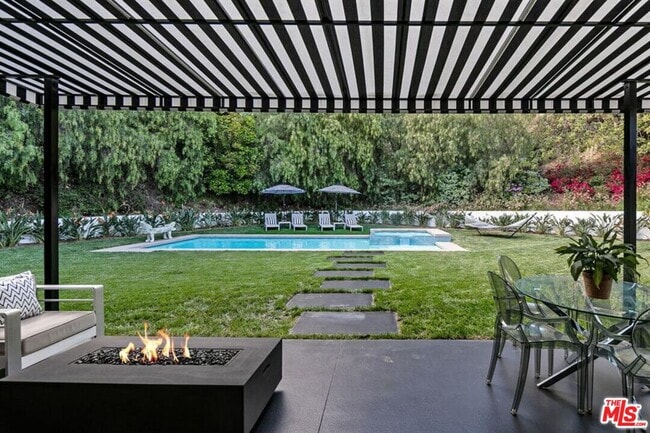 1830 N Stanley Ave in Los Angeles, CA - Building Photo - Building Photo